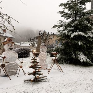 NOEL SOUS LA NEIGE PLACE DE L EGLISE